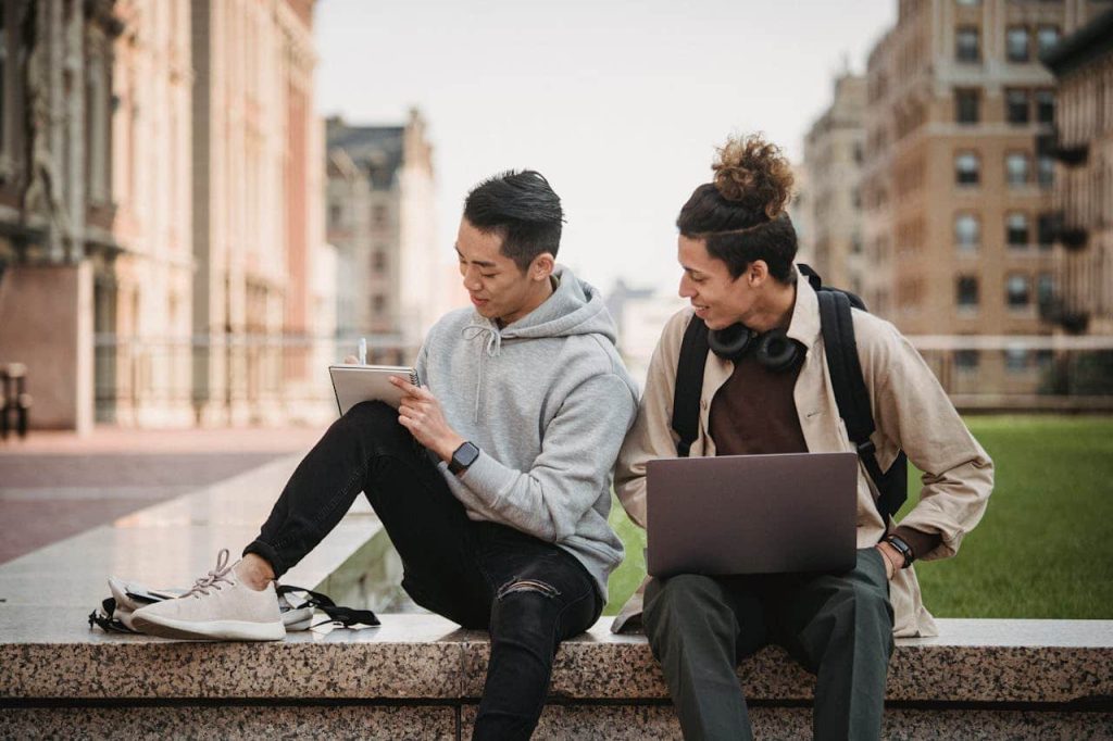 How to make a college list – students planning their college pptions. How to Make a College List